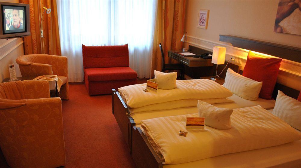 Hotel Hellers Twenty Four I -24H-Check-In- FDH Extérieur photo