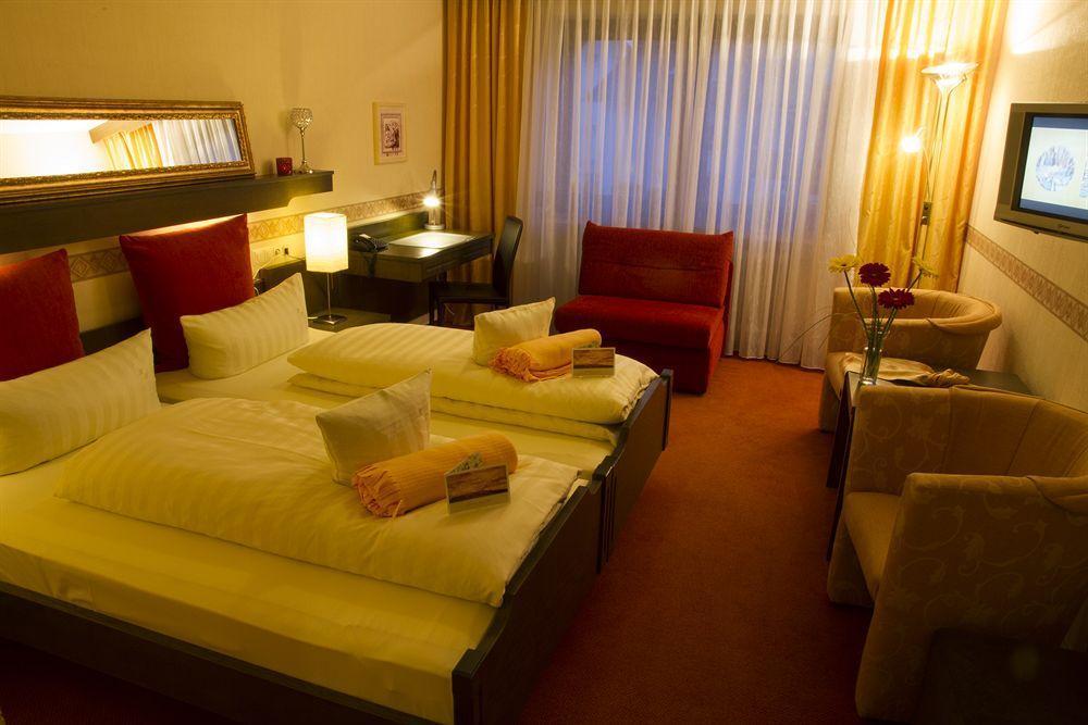 Hotel Hellers Twenty Four I -24H-Check-In- FDH Extérieur photo