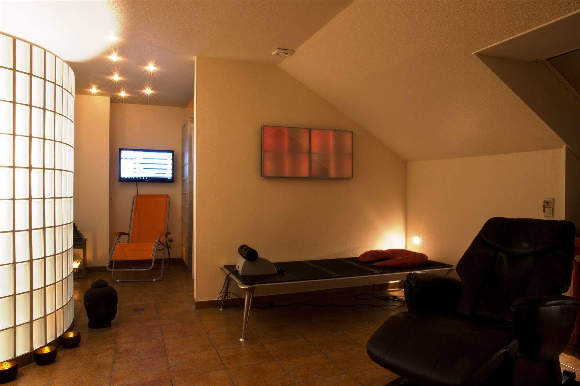 Hotel Hellers Twenty Four I -24H-Check-In- FDH Extérieur photo
